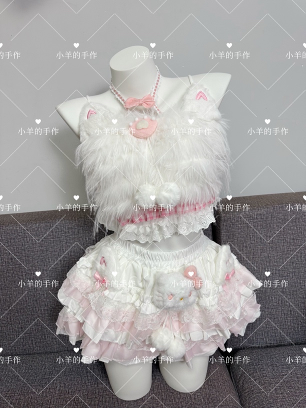 原创甜美韩版可爱性感毛毛挂脖吊带蓬蓬裙套装