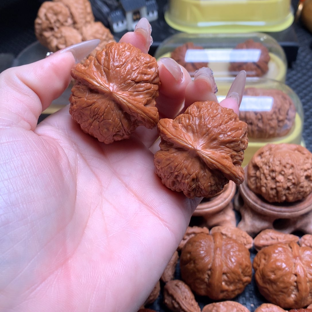 文玩核桃把件39.9血麒麟