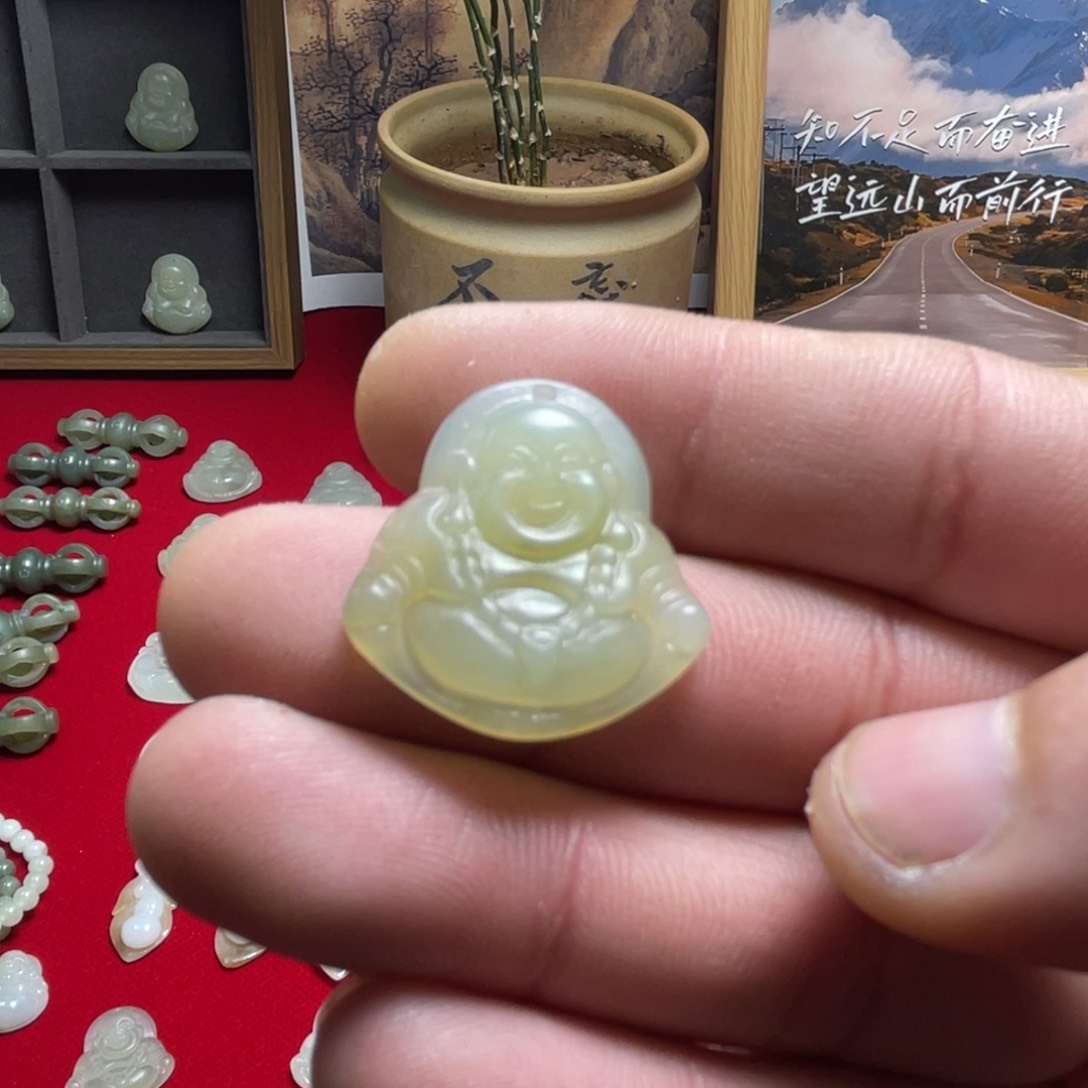 蛇纹石玉颈饰未镶嵌