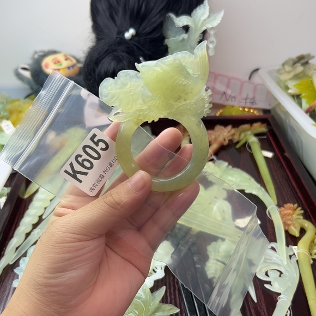 三***姐蛇纹石玉合金发饰