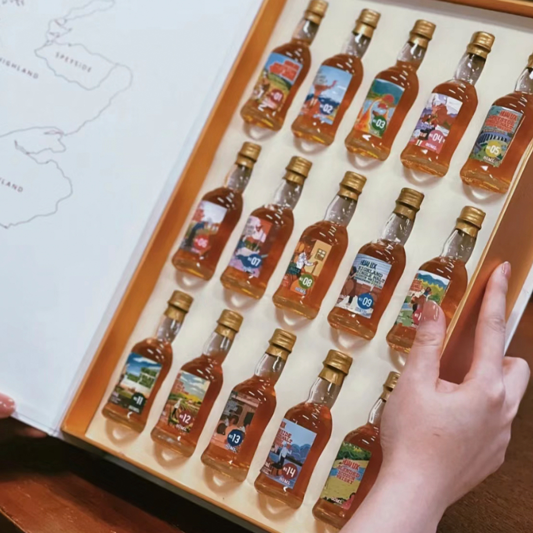 花乐威士忌书册小酒版50ml*15支 送礼风味混合装礼盒装