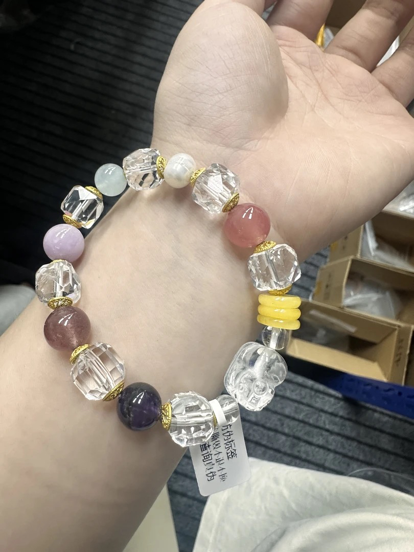 设计款多宝水精手串