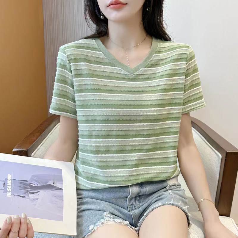 V领小清新浅色系百搭洋气条纹短袖T恤减龄甜美时尚