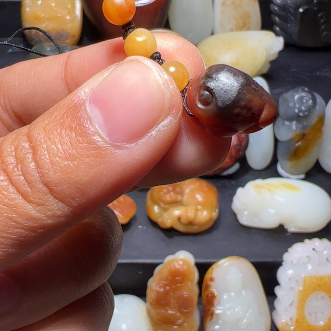 和田玉颈饰未镶嵌