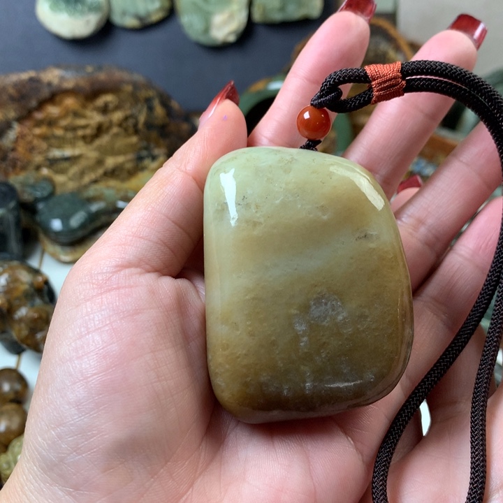 岫岩老玉（透闪石质玉）手把未镶嵌