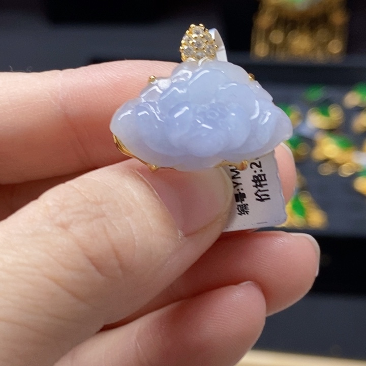 翡翠未镶嵌颈饰吊坠