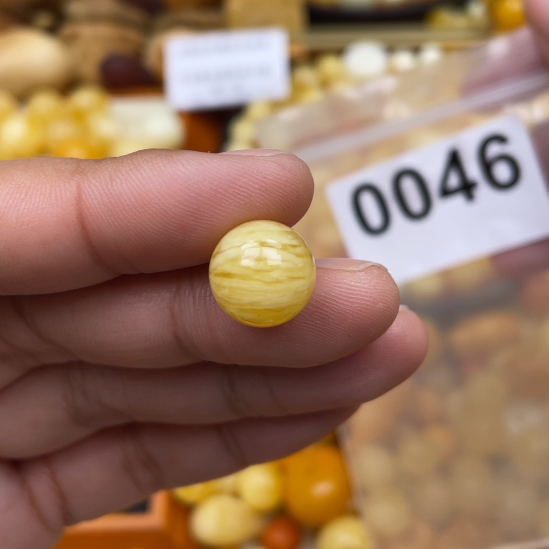琥珀珠宝奇石未镶嵌粉皮色12.5