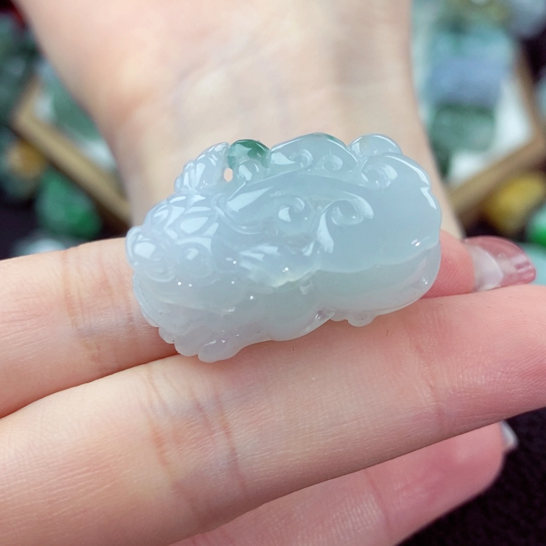 翡翠颈饰未镶嵌天然