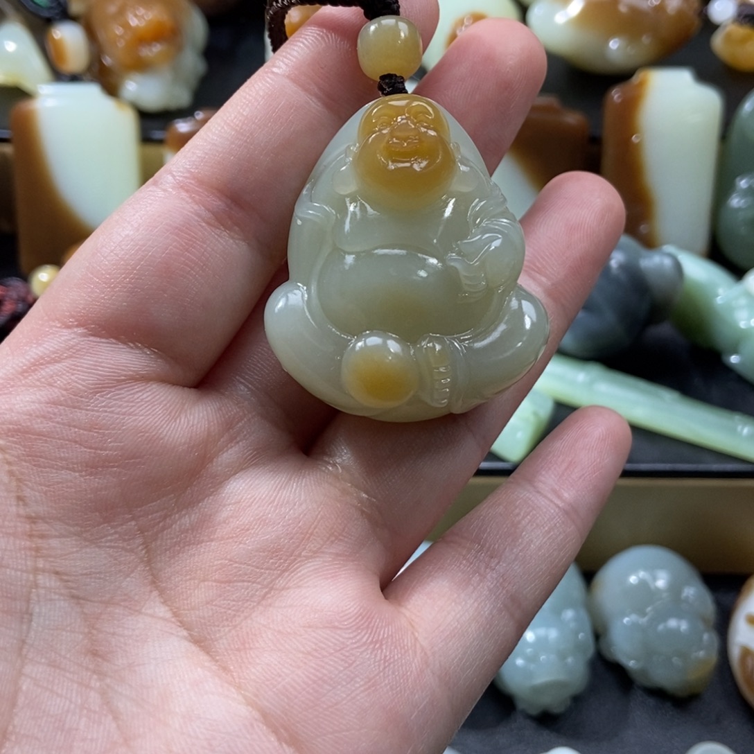 男***色和田玉未镶嵌吊坠(不含链)