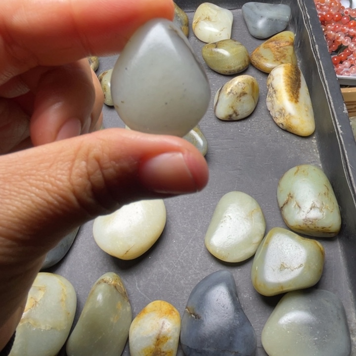 和田玉未镶嵌珠宝半成品