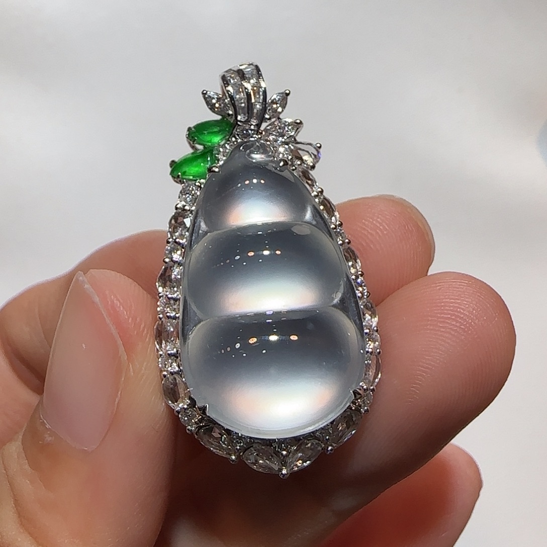 翡翠18K金镶嵌吊坠(不含链)福豆