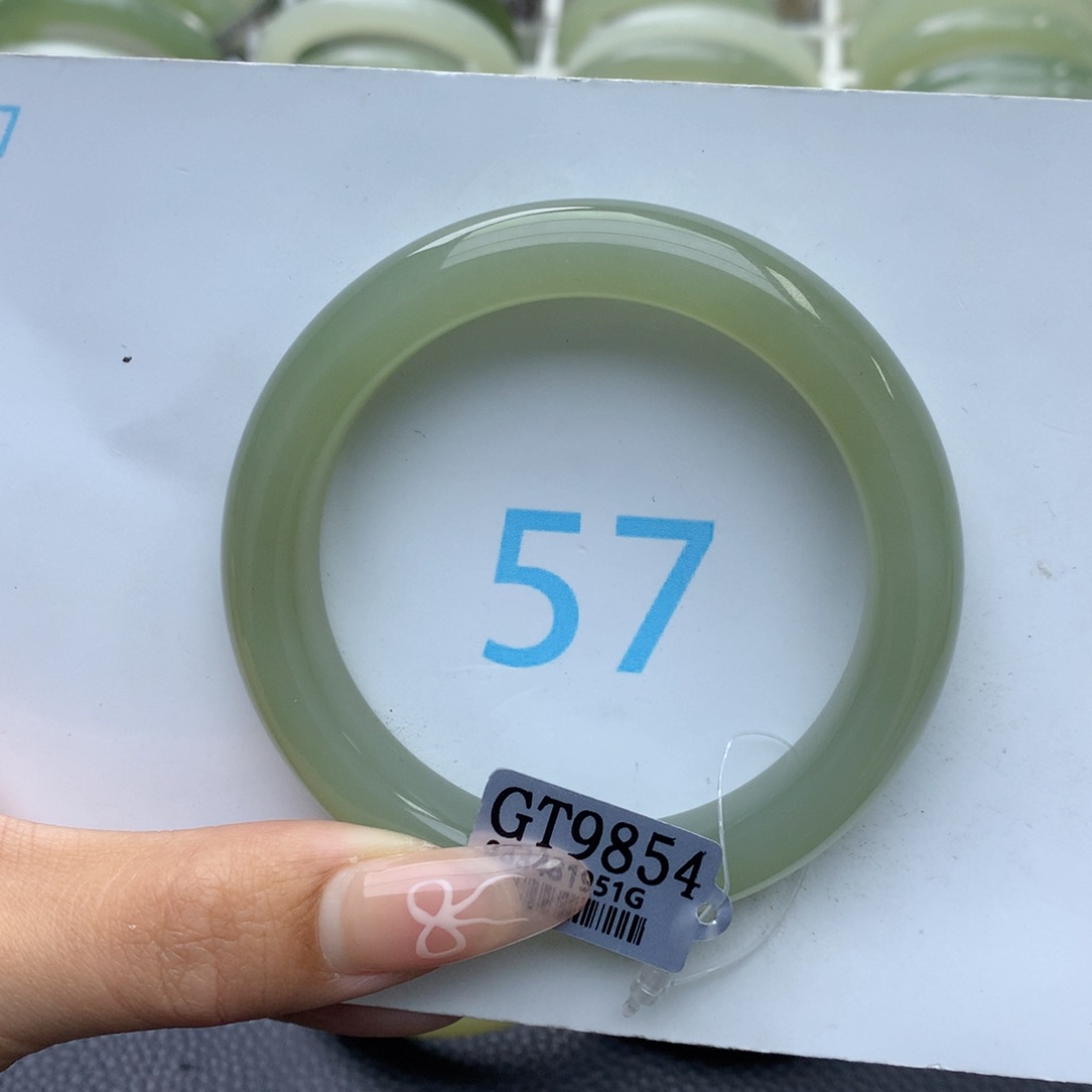 和田玉手镯未镶嵌达*珊