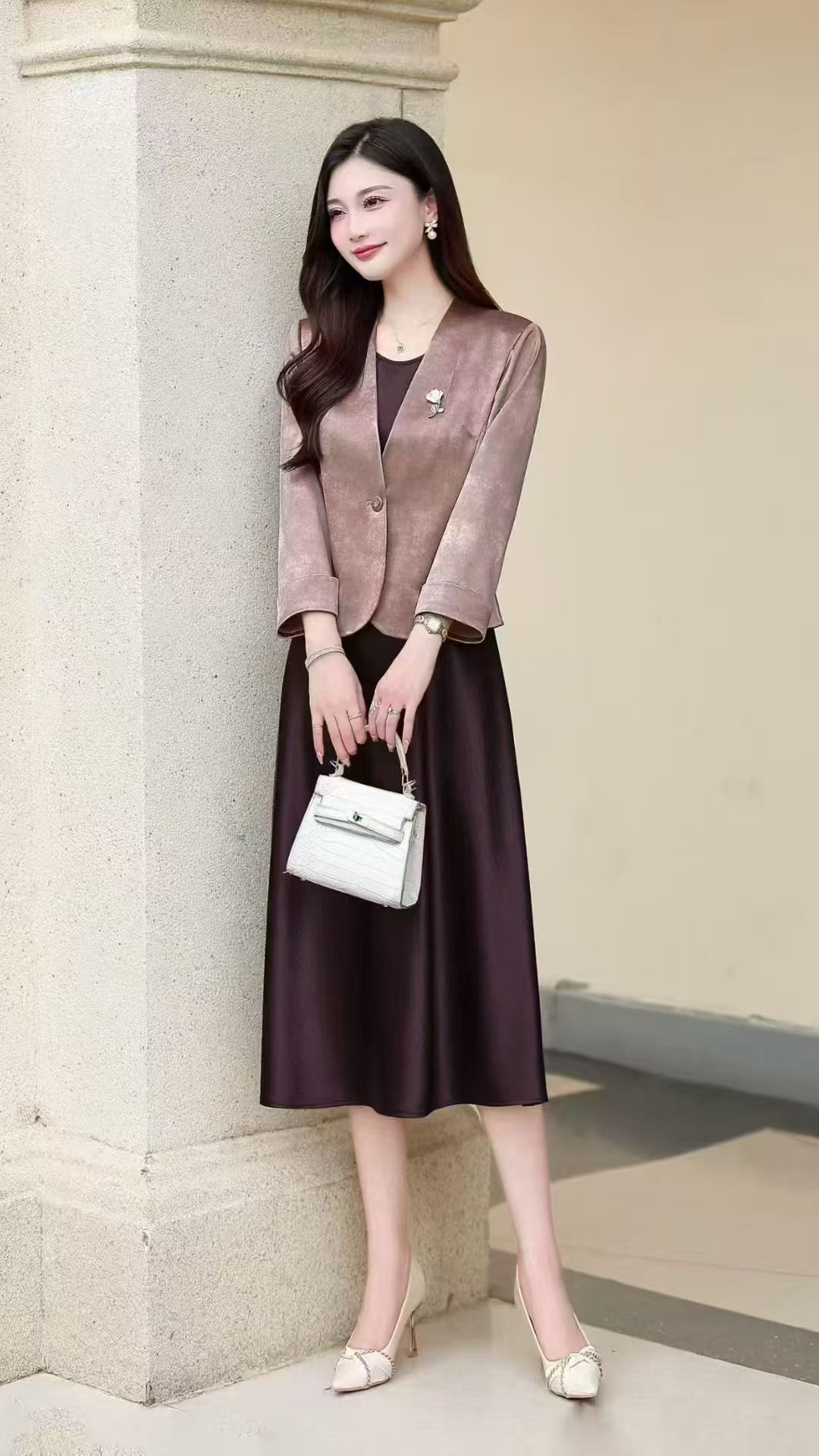 H25812秋季新款时尚气质修身显瘦高腰圆领缎面长袖女士连衣裙套装