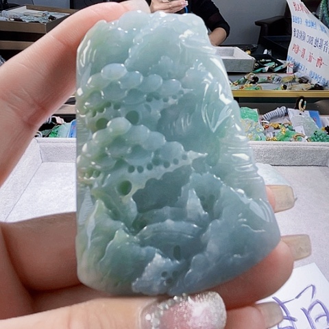 颈饰未镶嵌翡翠一个