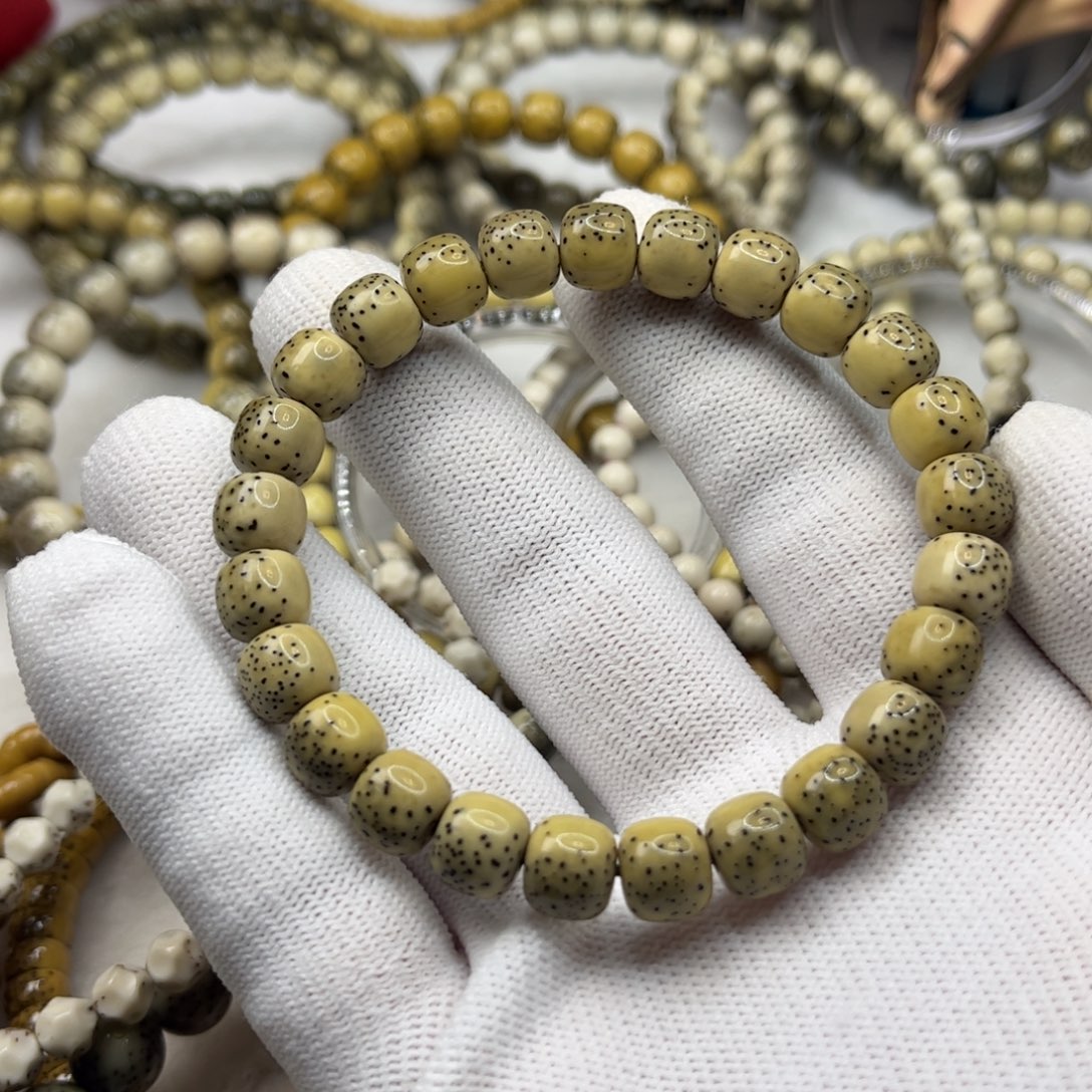 川***绿星月菩提吊坠河豚