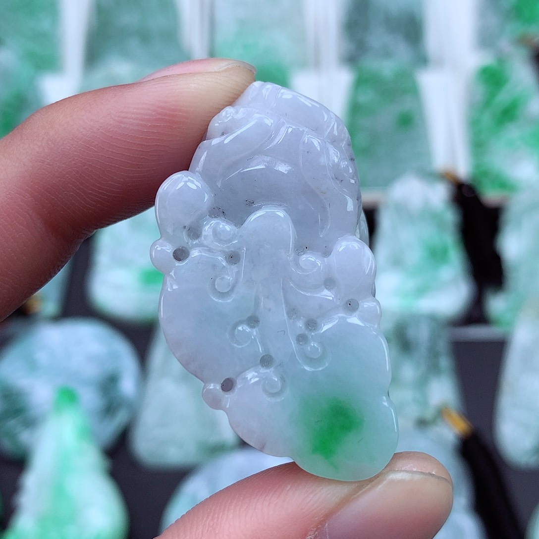 翡翠颈饰未镶嵌翡翠吊坠