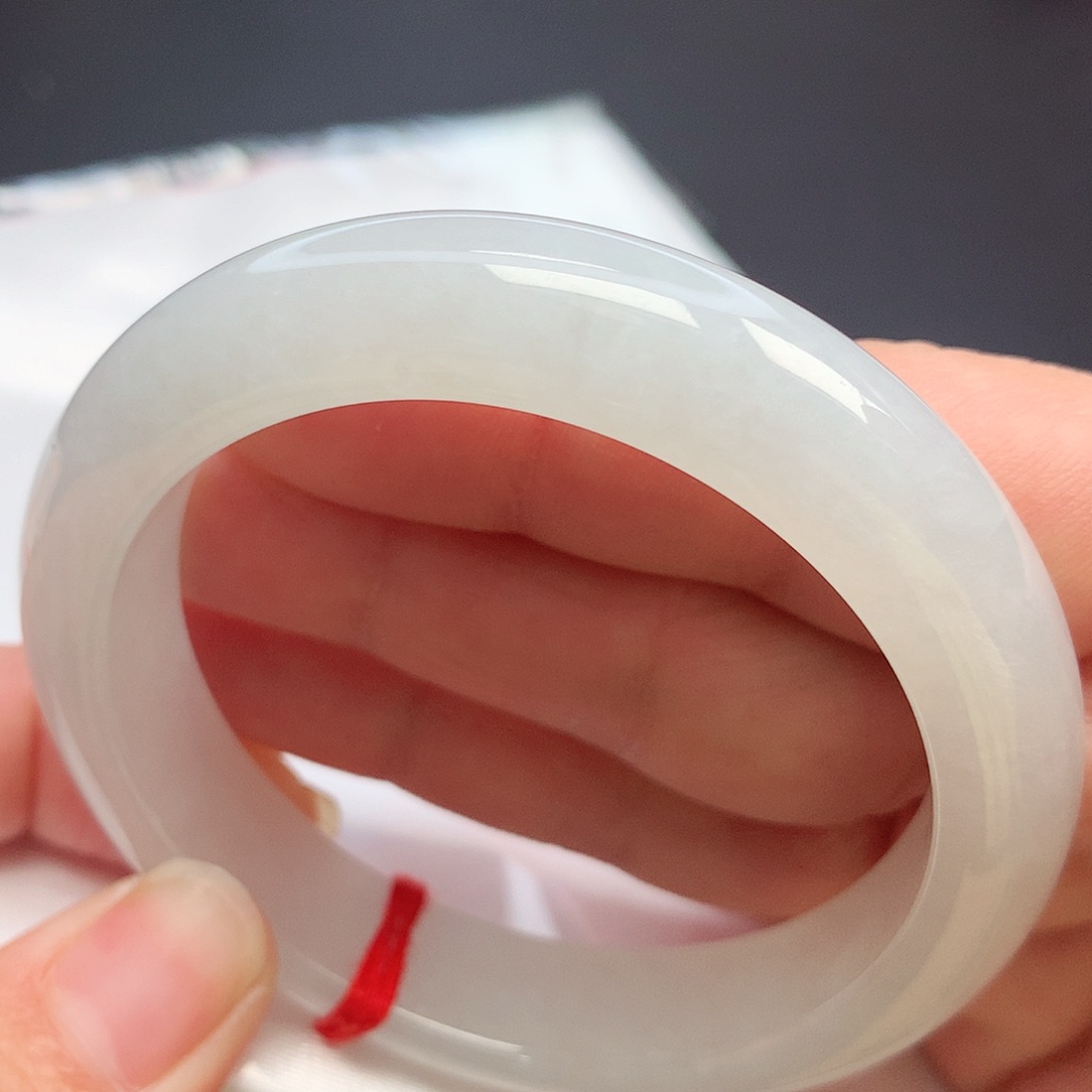 翡翠手镯未镶嵌53圈口