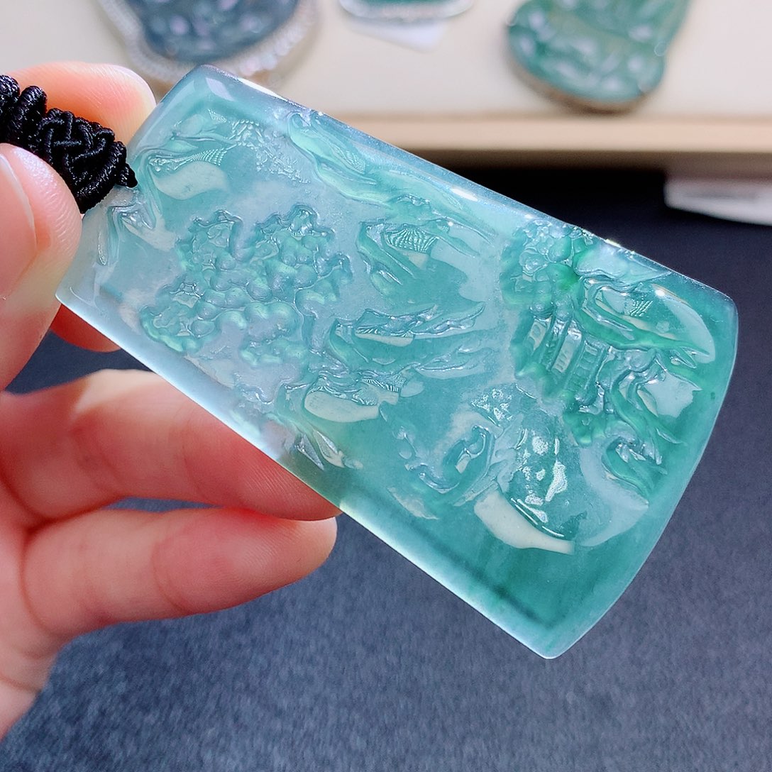 翡翠颈饰未镶嵌翡翠