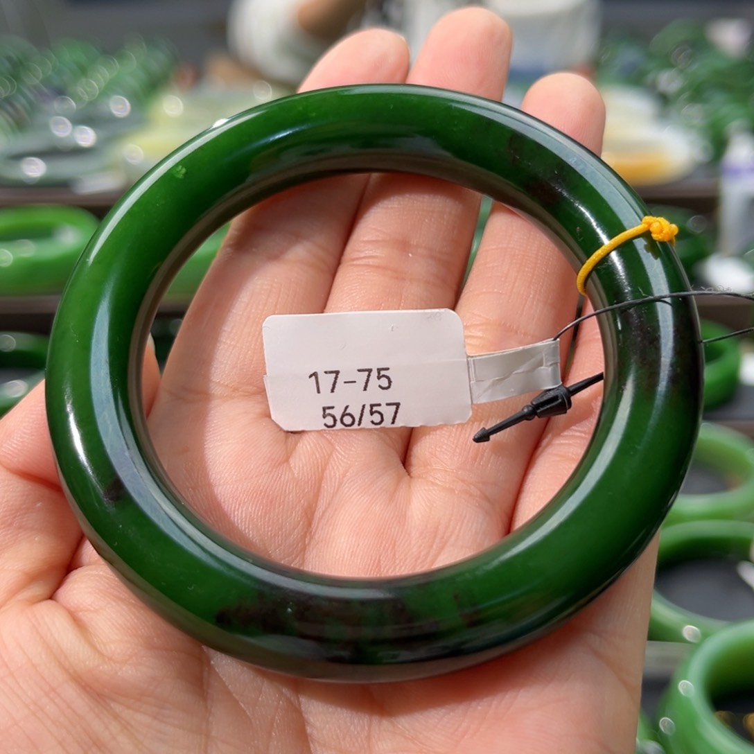 和田玉（碧玉）手镯未镶嵌