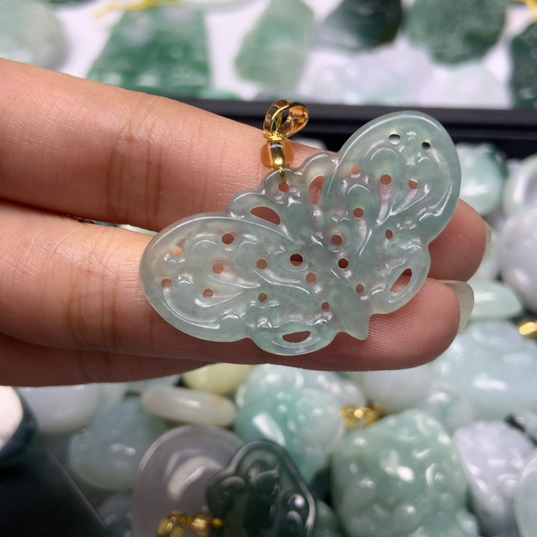 翡翠颈饰未镶嵌天然翡翠