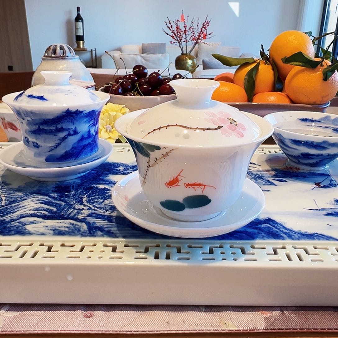 咖啡杯和咖啡杯两类颜色不同色