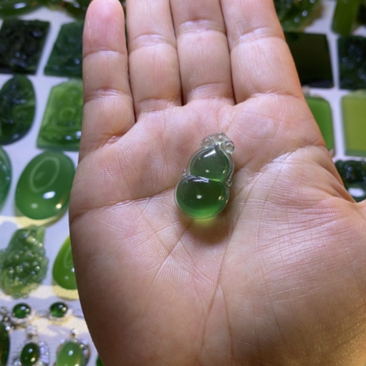 【闪购商品】蛇纹石玉颈饰未镶嵌