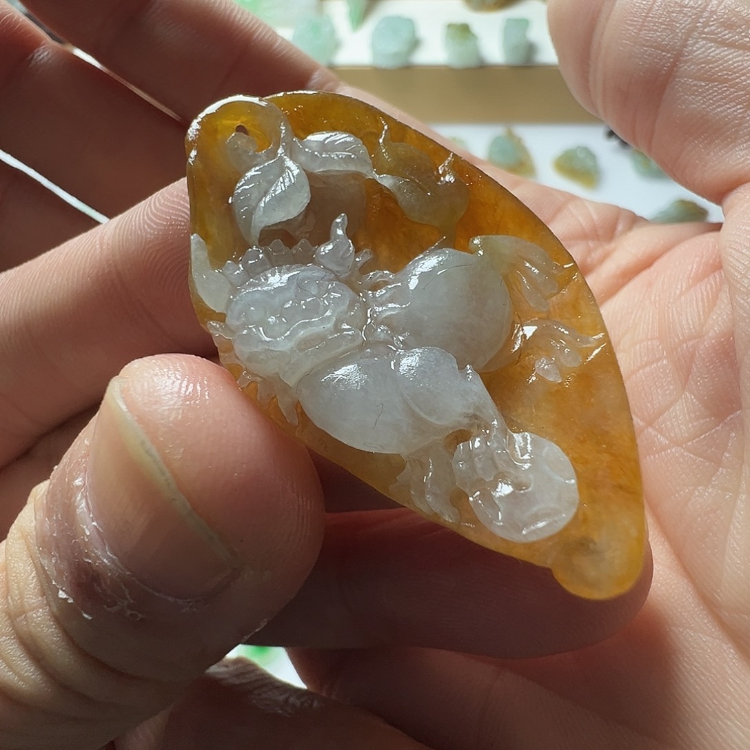 定制翡翠未镶嵌麒麟