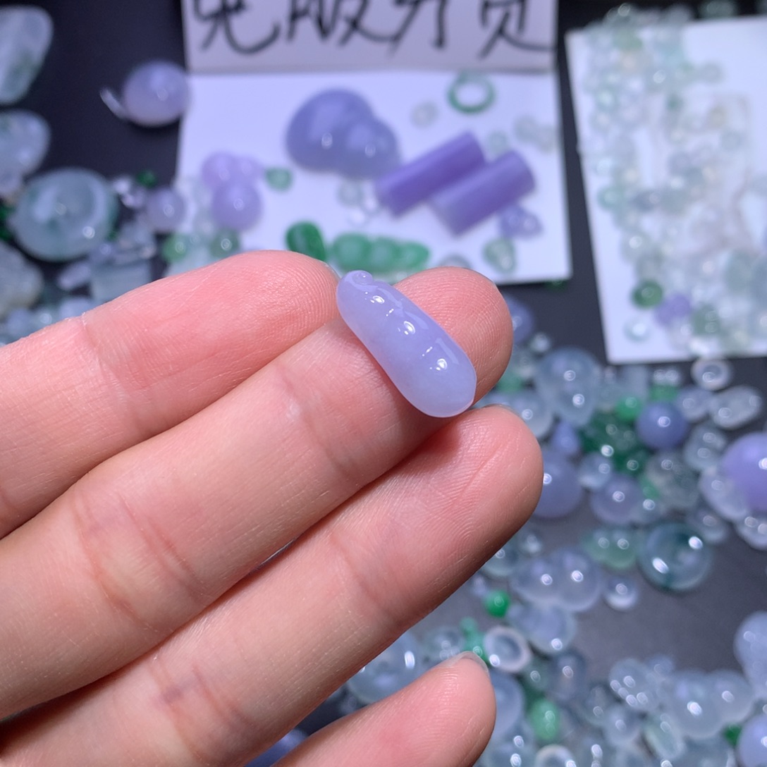 翡翠颈饰未镶嵌紫豆