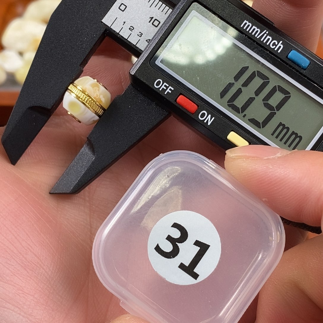 琥珀裸石未镶嵌微瑕