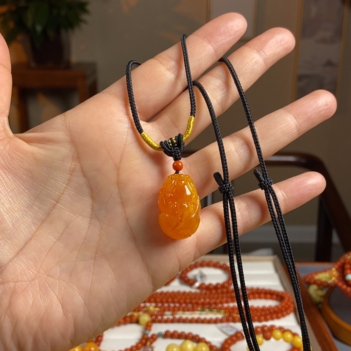 琥珀颈饰未镶嵌蜜蜡吊坠