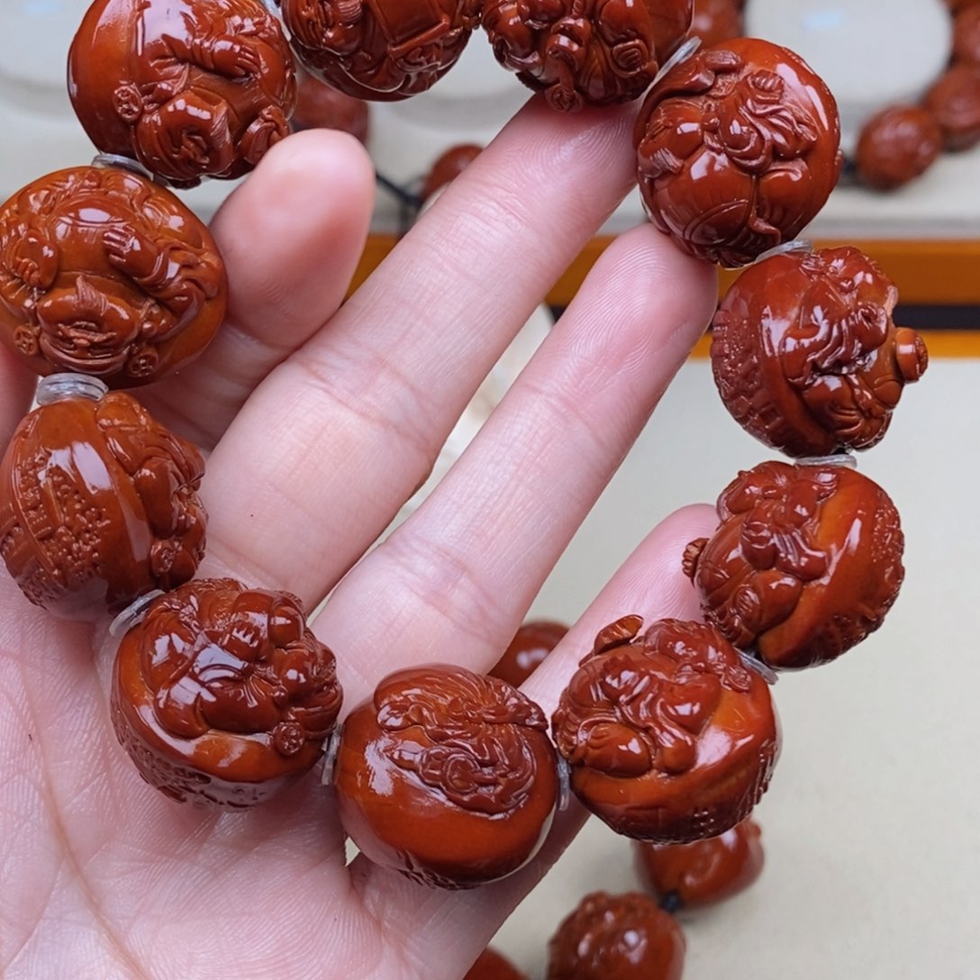 橄榄核把件哈*财神