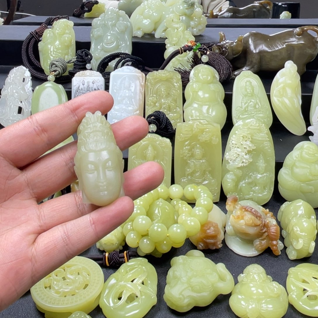 和田玉未镶嵌颈饰