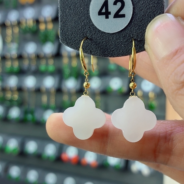 和田玉18K金镶嵌耳饰