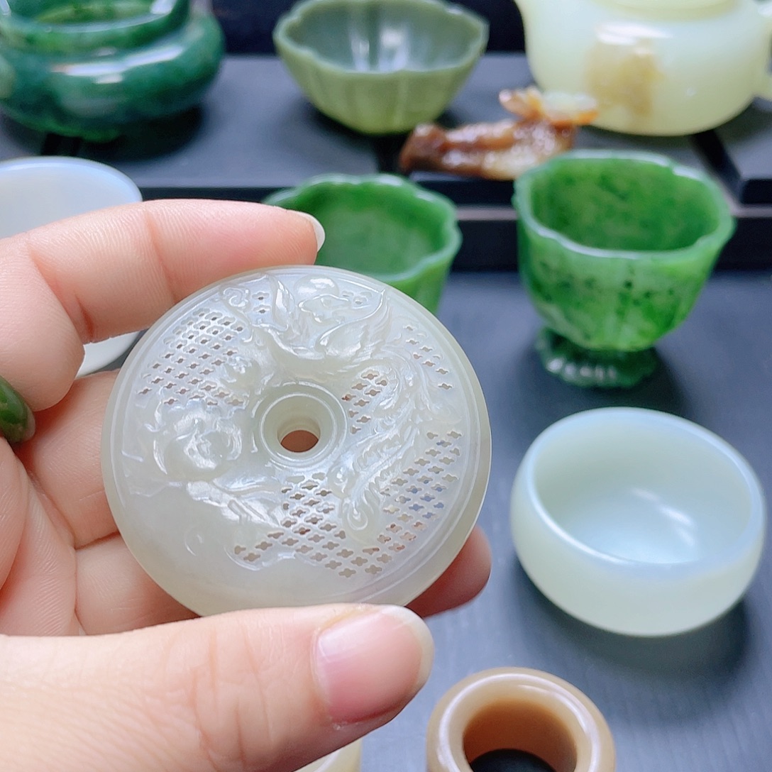 和田玉未镶嵌挂件