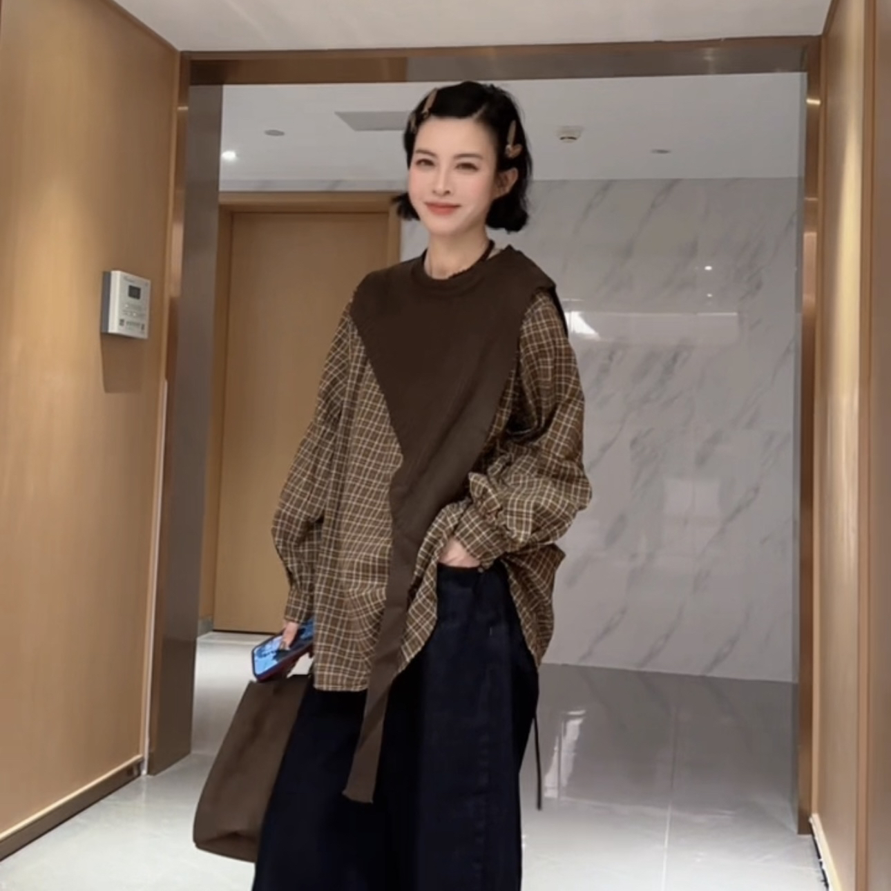 【芬姐精选】秋冬新款韩版洋气个性时尚潮流格子衬衫披肩搭配