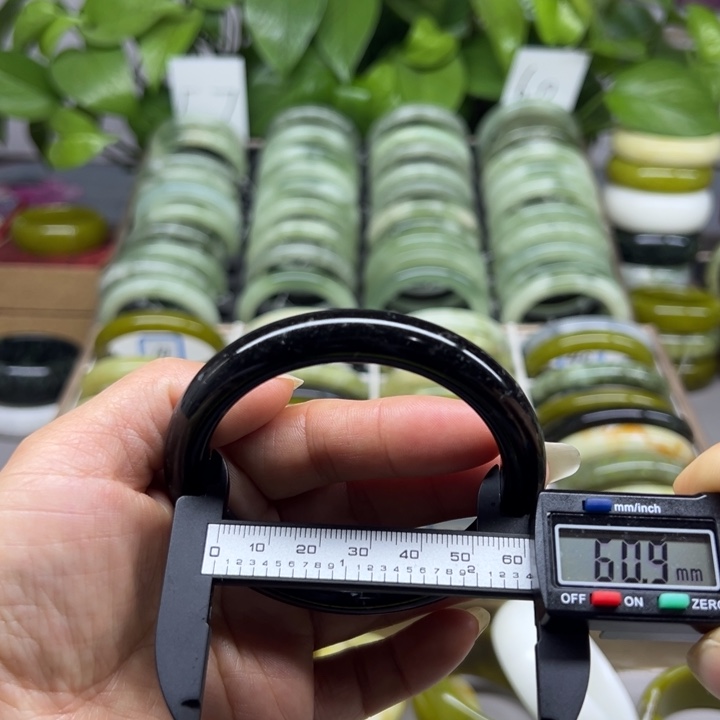 蛇纹石玉未镶嵌手镯24