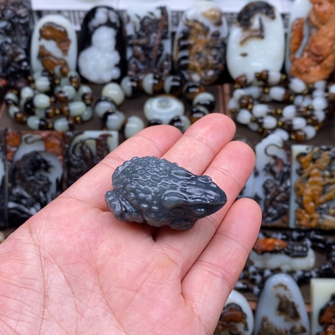 颈饰未镶嵌和田玉