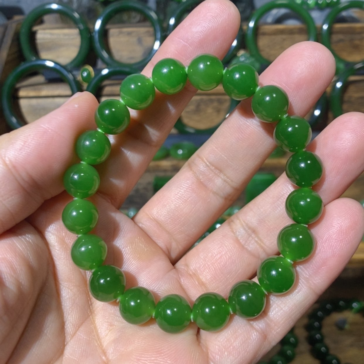 【闪购商品】吊坠(不含链)未镶嵌和田玉巴料辣阳绿手串 10