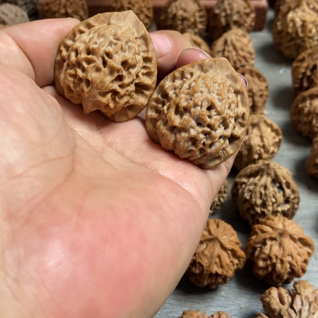 文玩核桃吊坠凤凰羽38尺差尺