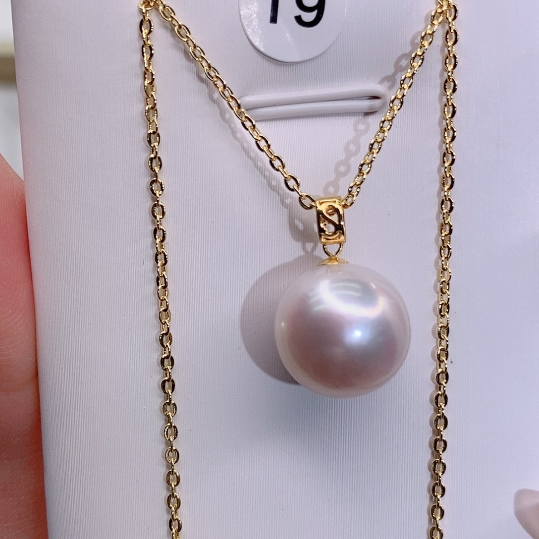 用***2淡水珍珠18K金镶嵌颈饰