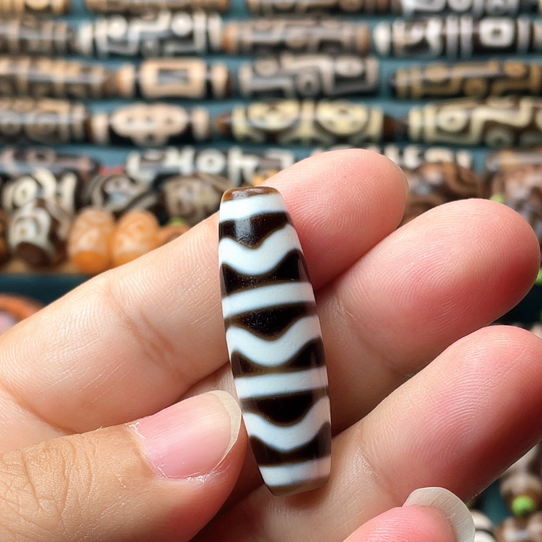 玛瑙/玉髓未镶嵌颈饰朱砂水纹