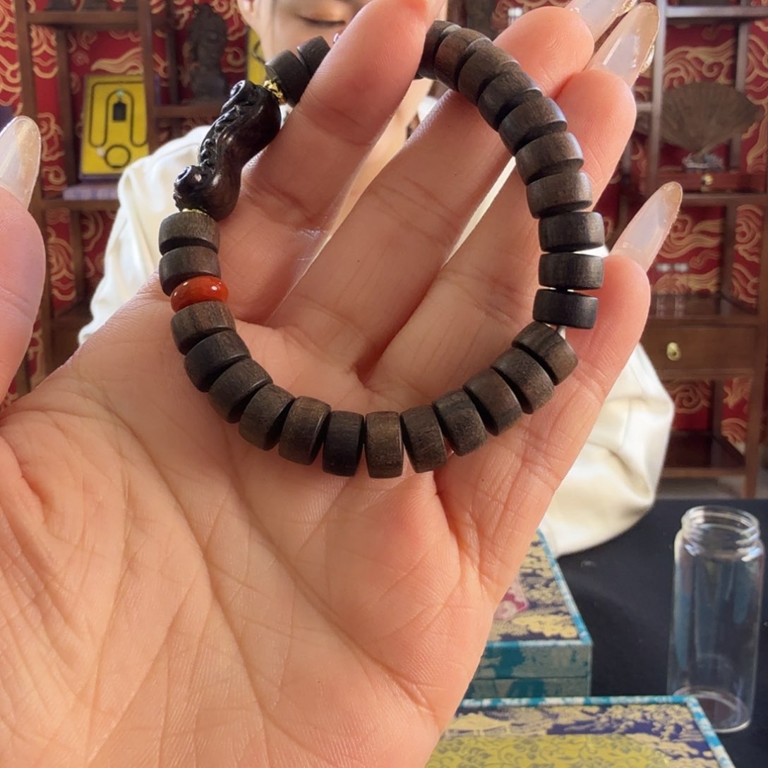 滴血莲花菩提吊坠以图片为准