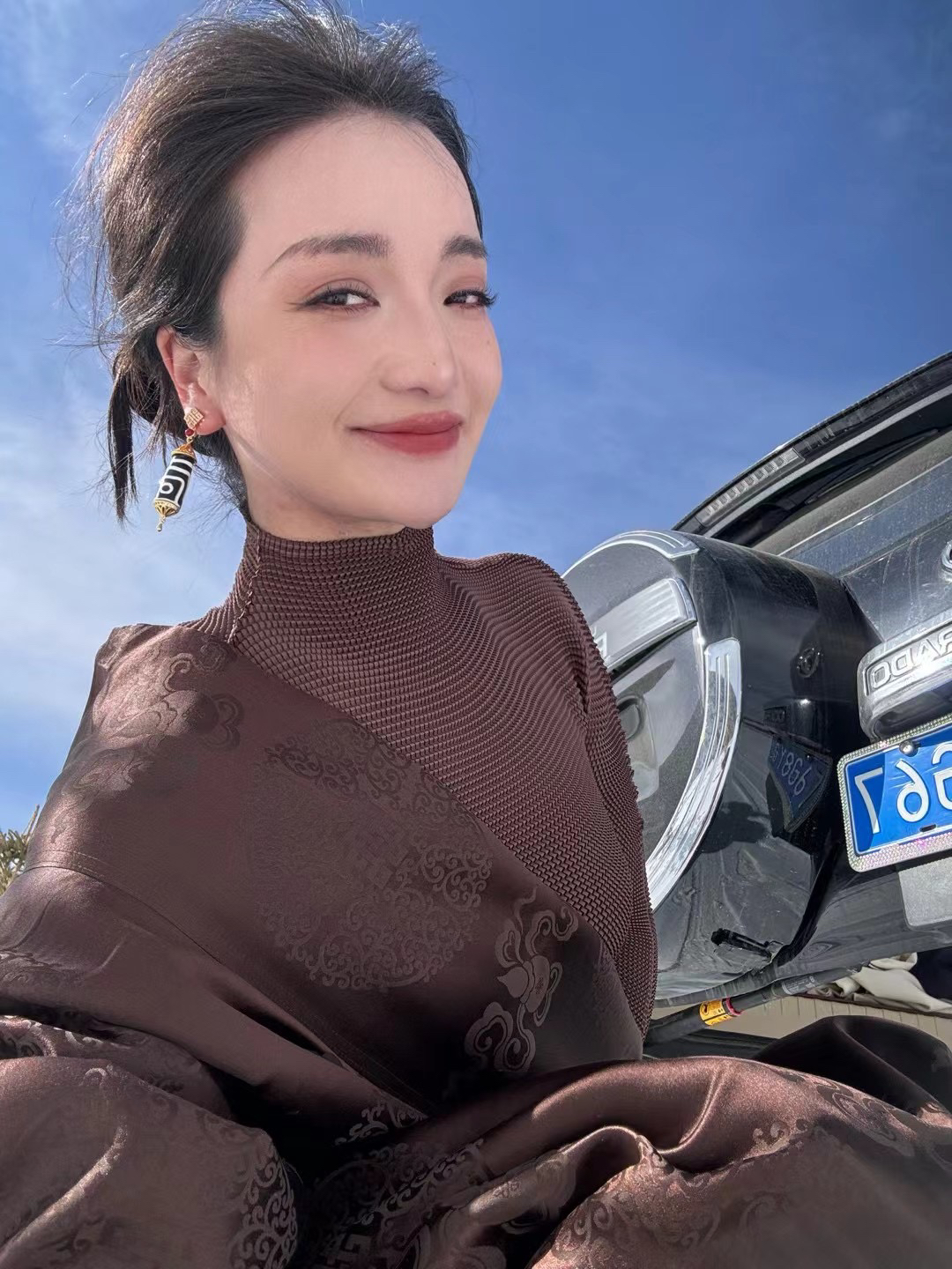 宝子同款咖色褶皱衣百搭显瘦