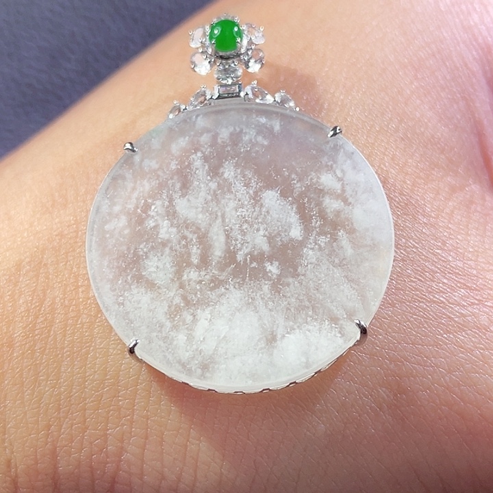 翡翠颈饰18K金镶嵌翡翠