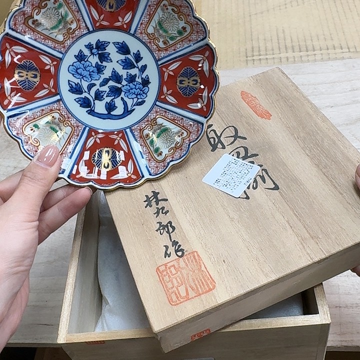 精品瓷器。            