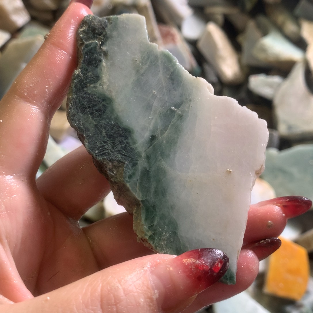 翡翠颈饰未镶嵌缅甸翡翠