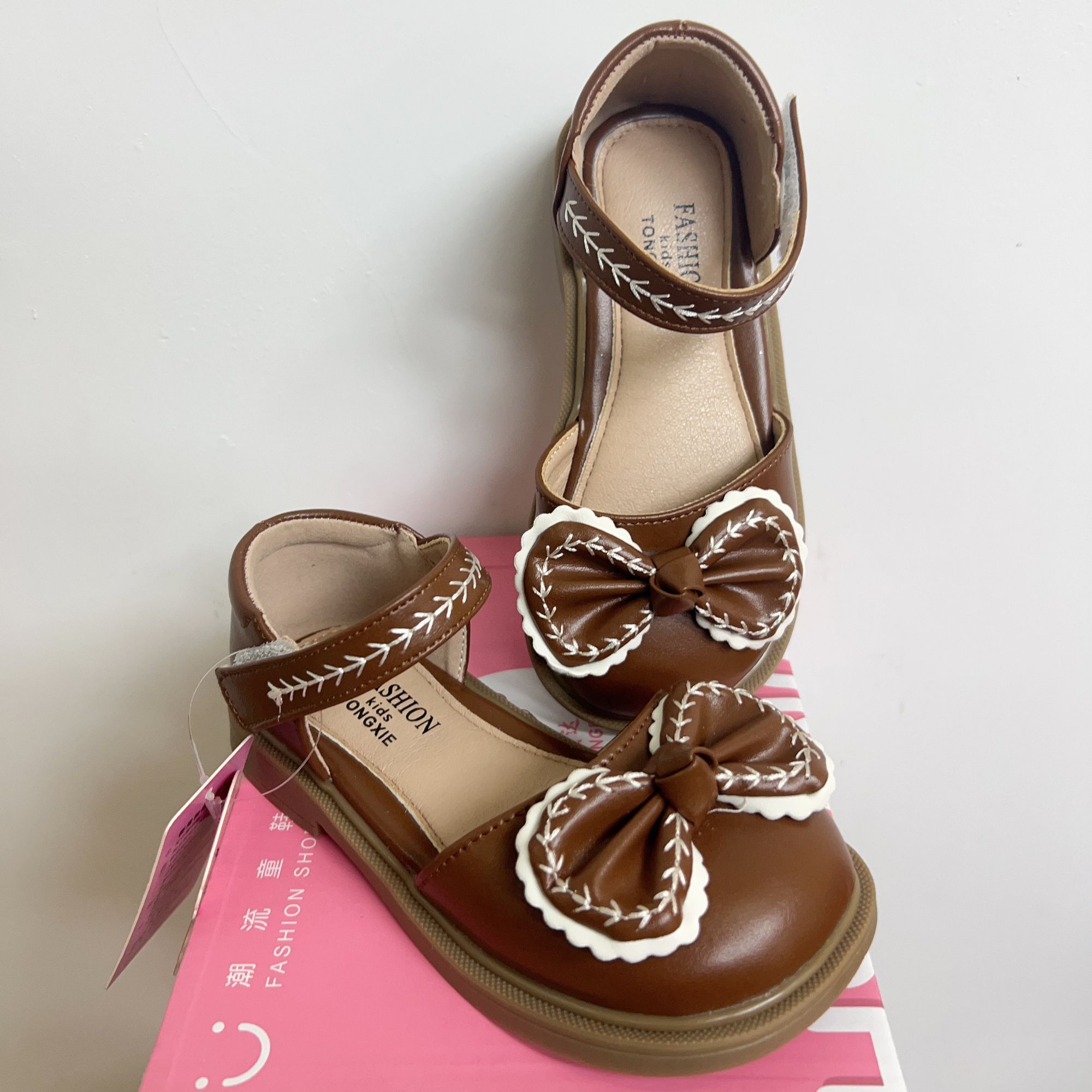 A2652女童夏季公主凉鞋