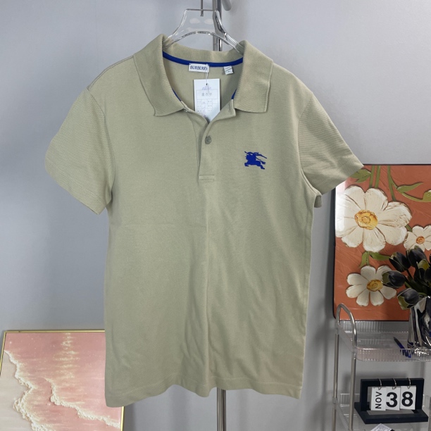 99新 BURBERRY/博柏利 Polo 衫 专柜价4000 卡其色 M码 A6341
