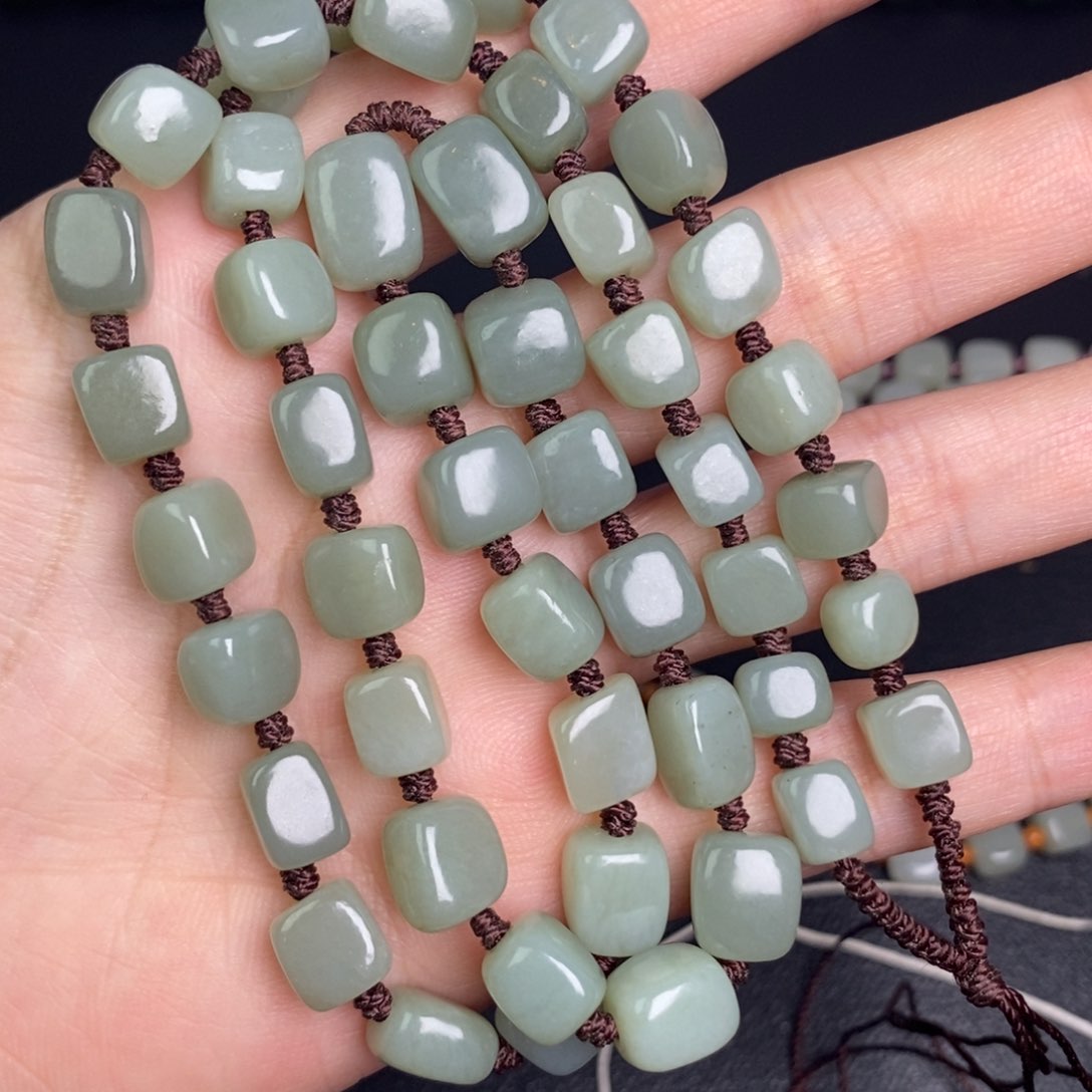 和田玉颈饰未镶嵌82