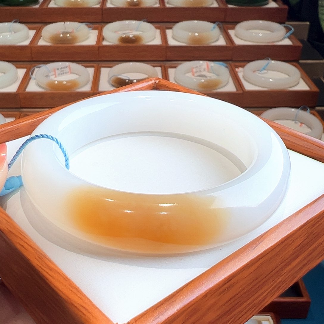 和田玉手镯55 56未镶嵌